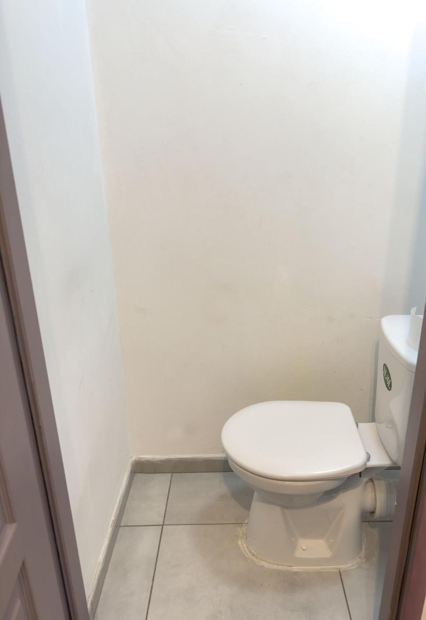 A Proche De Paris Et A 10 Minutes Aeroport Orly Homestay